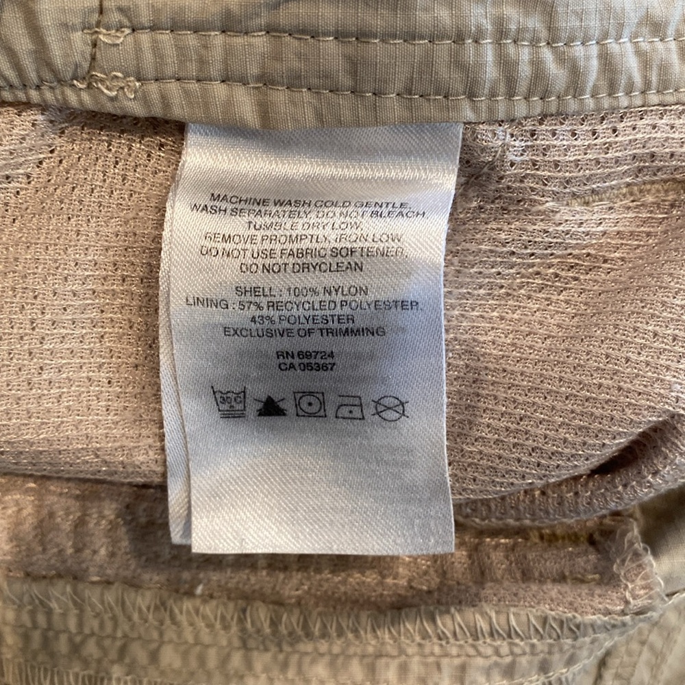 Columbia Men's Tan Cargo Shorts, Size 36 - Picture 4 of 4